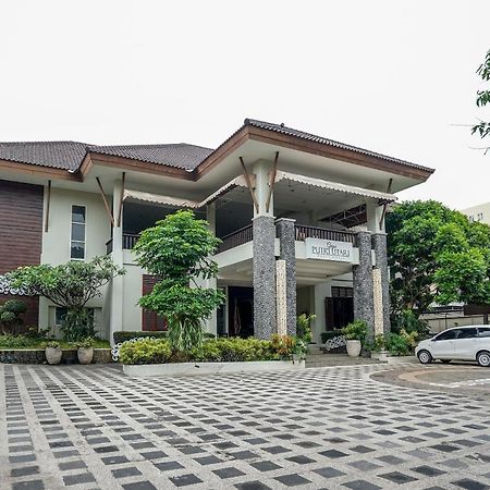 Oyo 282 Putri Utari Residence Malang Zewnętrze zdjęcie