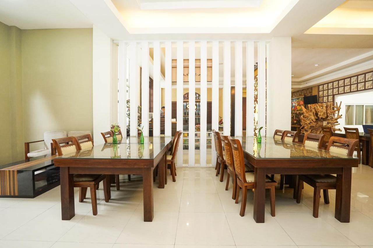 Oyo 282 Putri Utari Residence Malang Zewnętrze zdjęcie