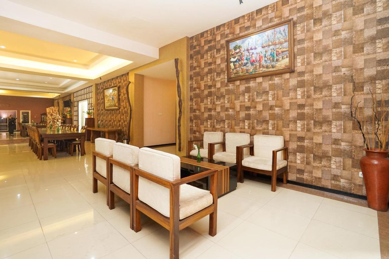 Oyo 282 Putri Utari Residence Malang Zewnętrze zdjęcie