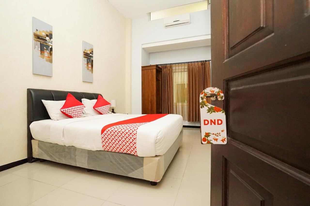 Oyo 282 Putri Utari Residence Malang Zewnętrze zdjęcie