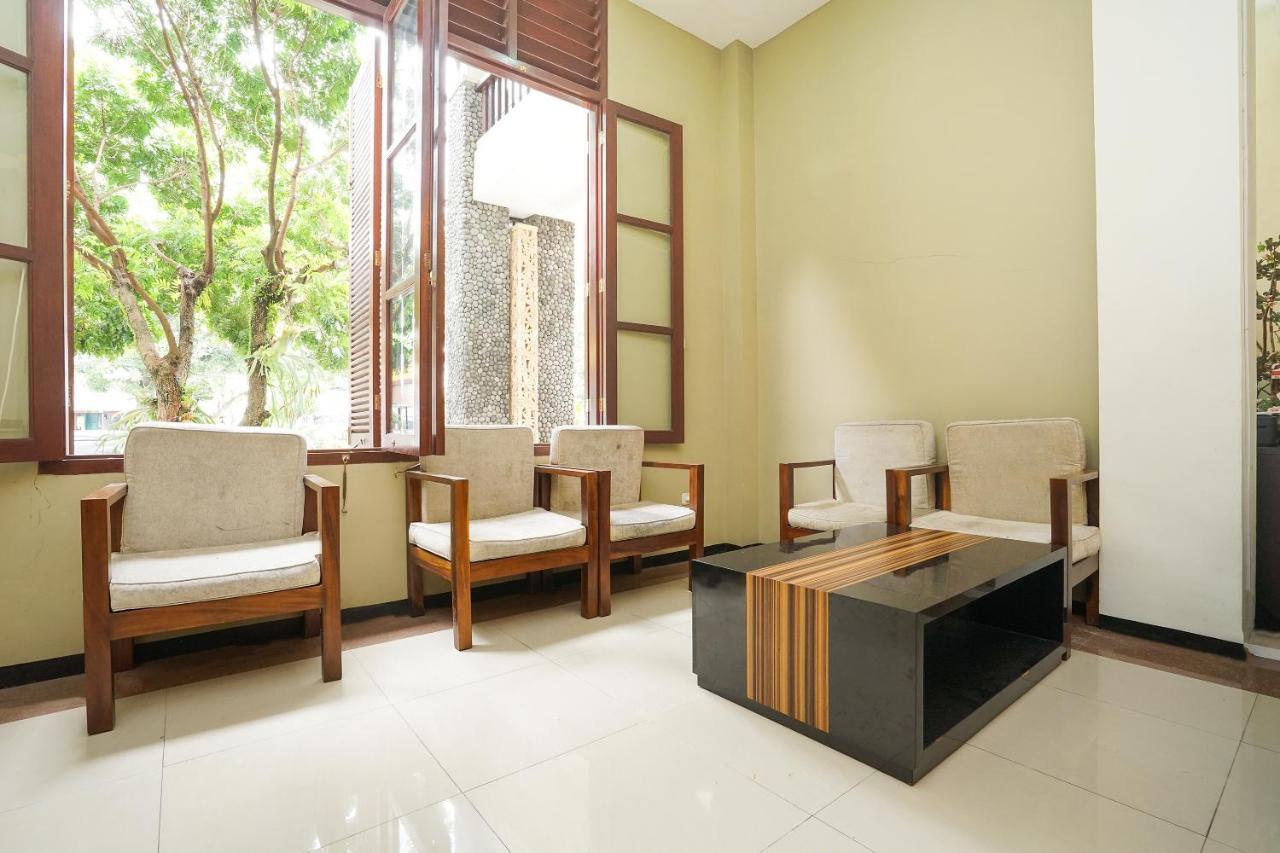 Oyo 282 Putri Utari Residence Malang Zewnętrze zdjęcie