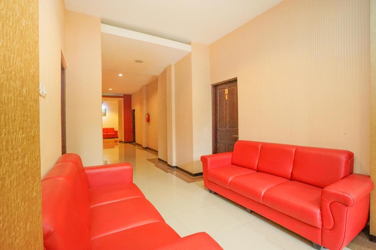 Oyo 282 Putri Utari Residence Malang Zewnętrze zdjęcie