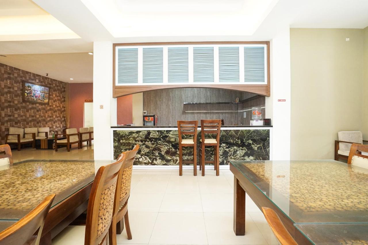 Oyo 282 Putri Utari Residence Malang Zewnętrze zdjęcie