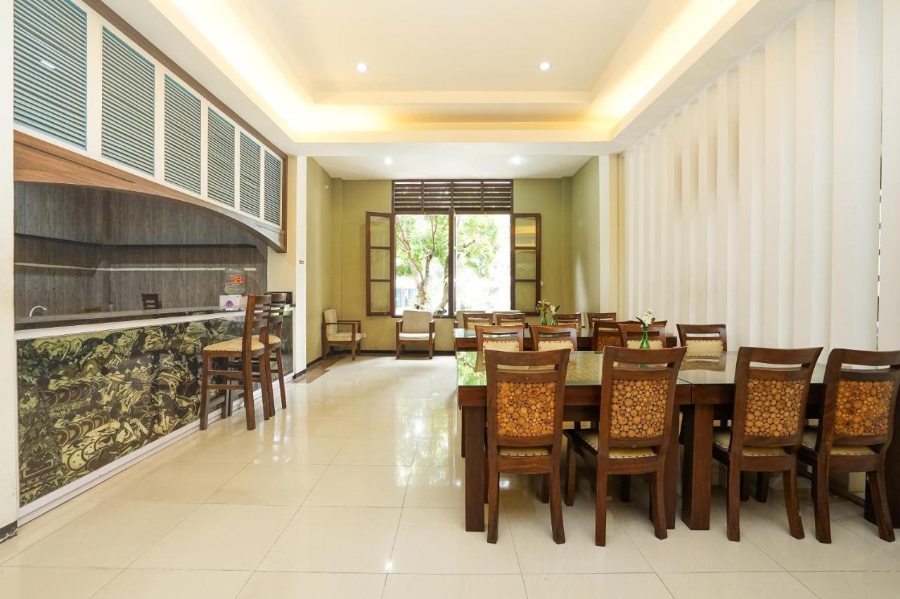 Oyo 282 Putri Utari Residence Malang Zewnętrze zdjęcie