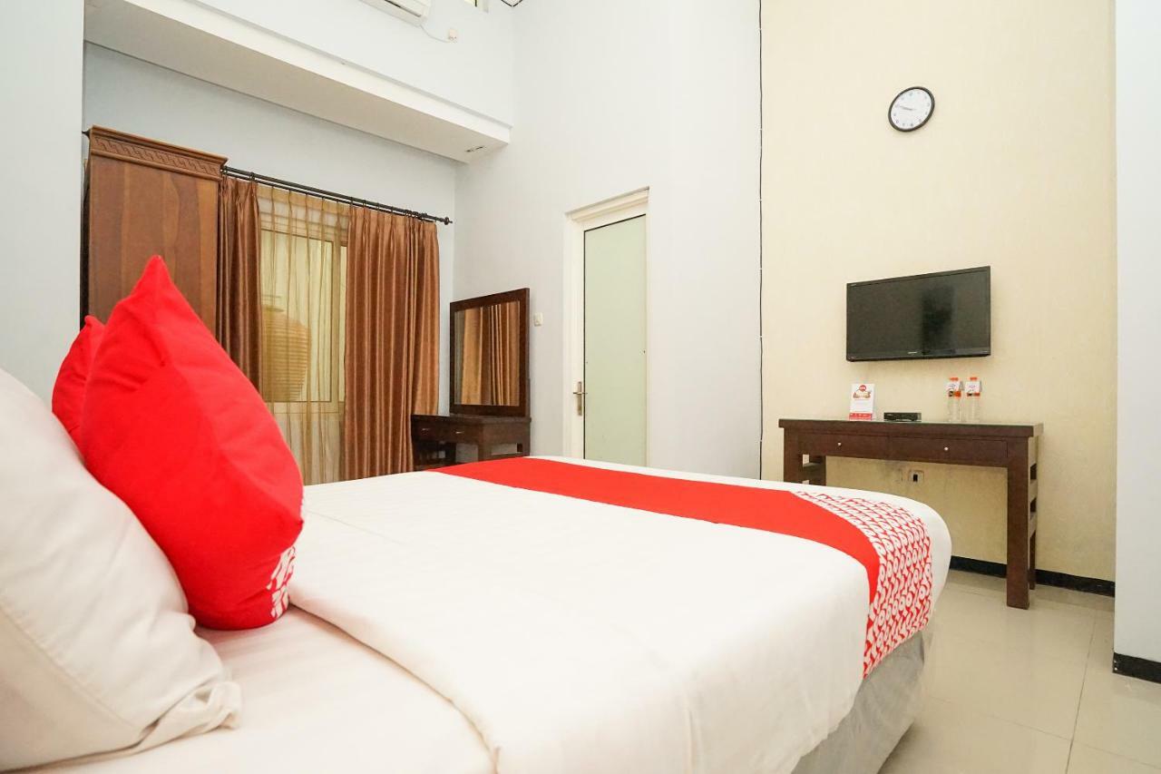 Oyo 282 Putri Utari Residence Malang Zewnętrze zdjęcie